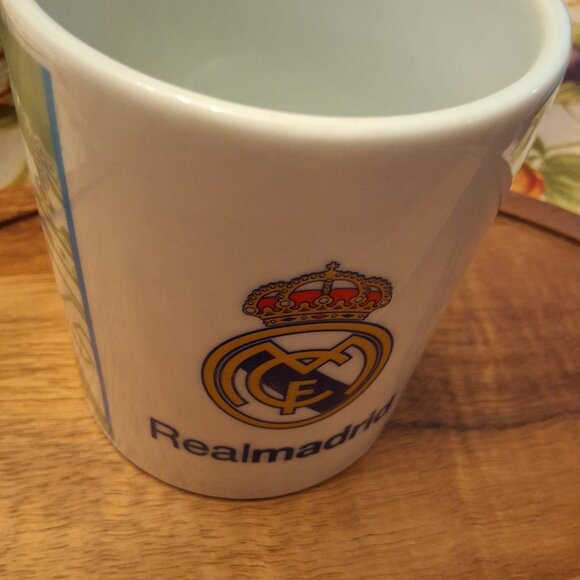 REAL MADRID FC Authentic Mug - Picture 4 of 8